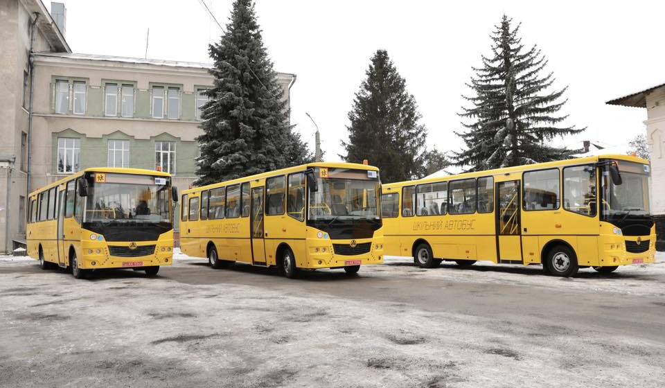 Громади Тульчинського району отримали нові шкільні автобуси