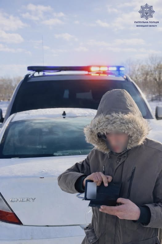 Втретє за рік за кермом із ознаками сп’яніння: патрульні зупинили водія у Вінниці