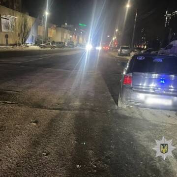 У Вінниці водій Opel збив пішоходів на переході: поліція з’ясовує обставини ДТП