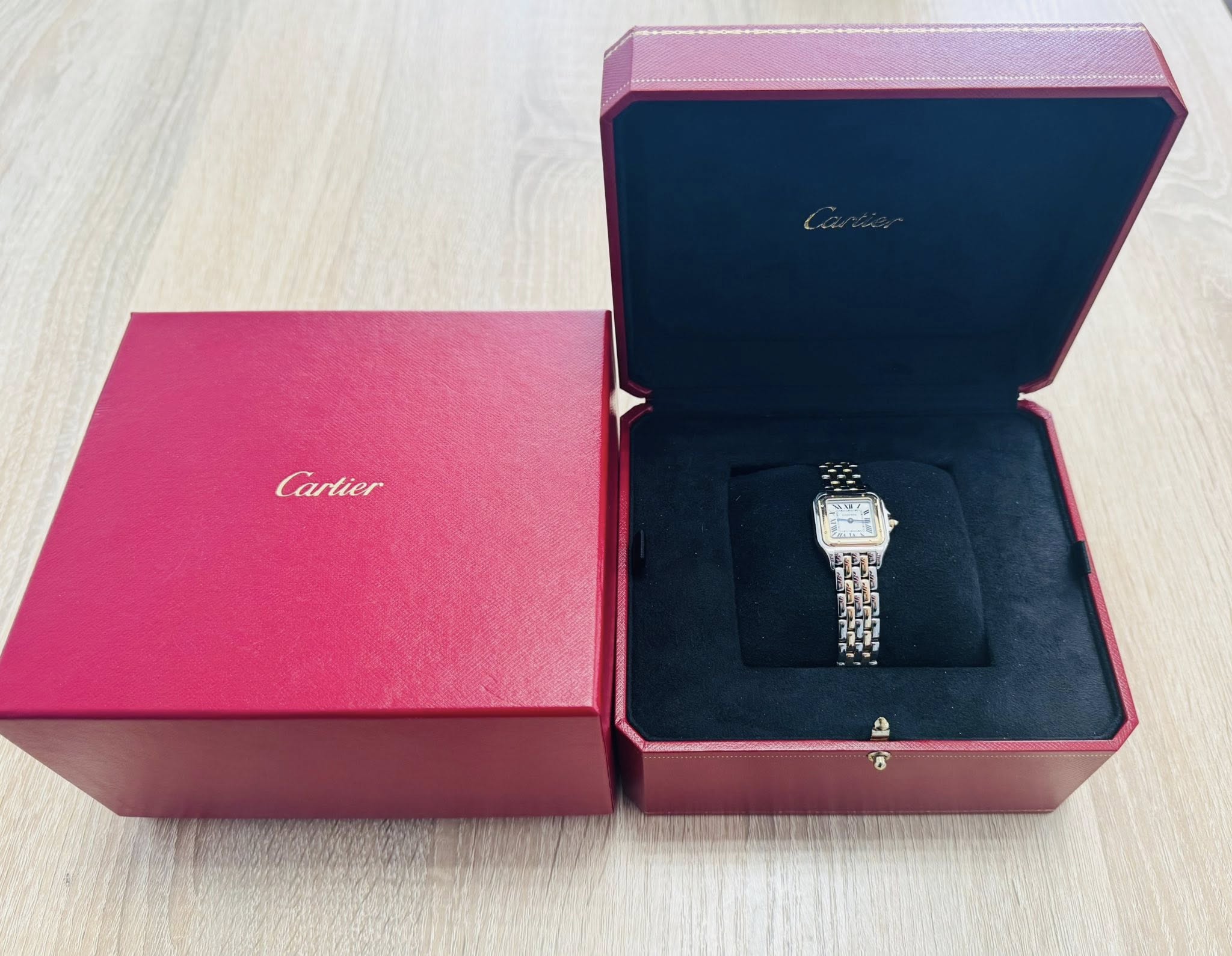 Скарби в валізі: подружжя намагалося ввезти коштовності без декларації