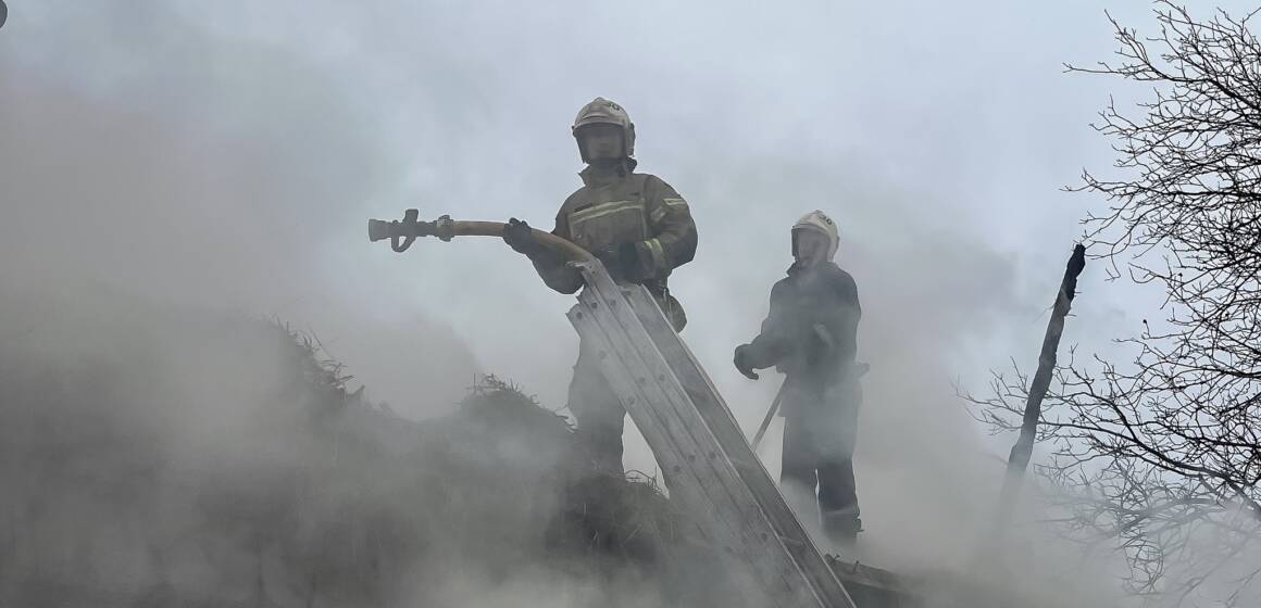 Сім пожеж за добу: горіли авто та житлові будинки