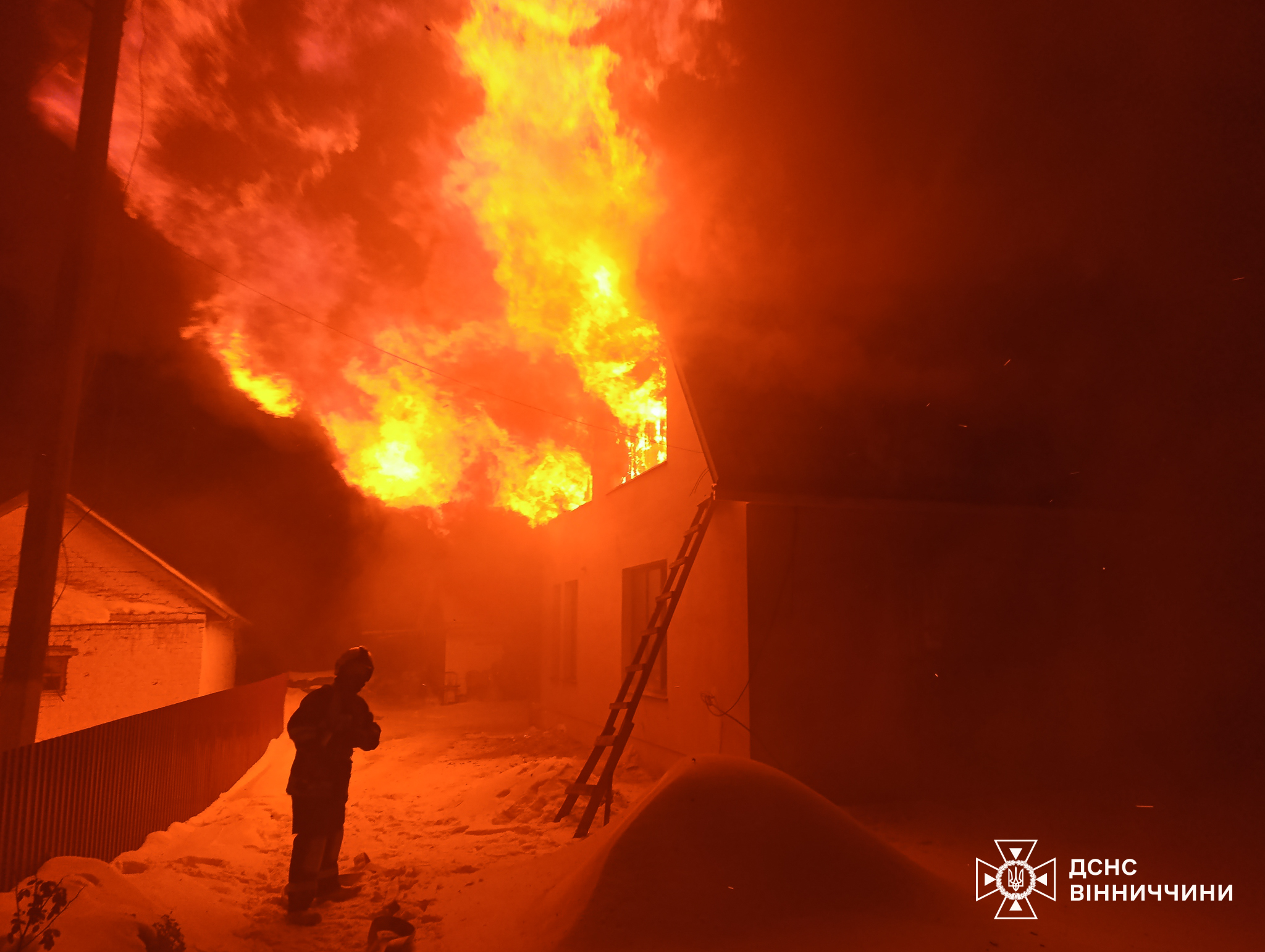 14 пожеж на Вінниччині за добу: одна людина отримала опіки