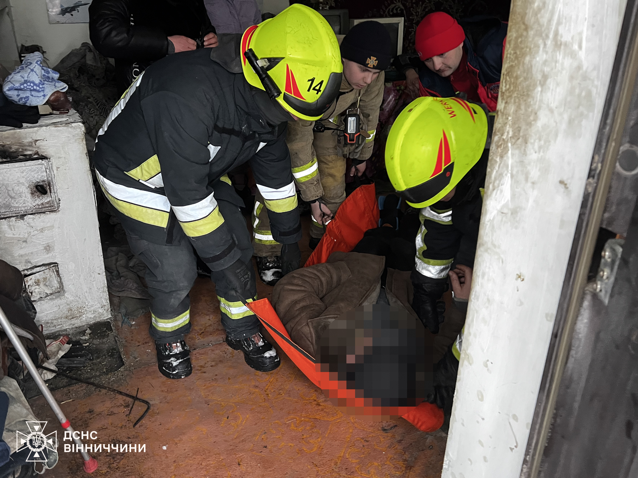 Через негоду на дорогах області бійці ДСНС відбуксирували дві карети швидкої допомоги
