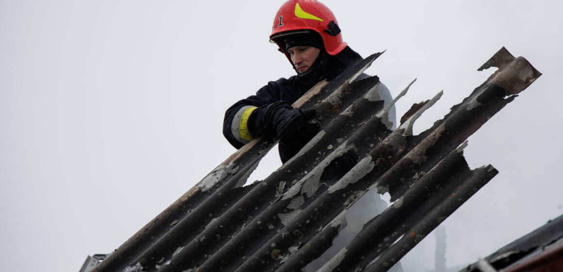 629334334_1382329513906601_7450829793363181568_n Надзвичайники Вінниці врятували приватний будинок від повного знищення