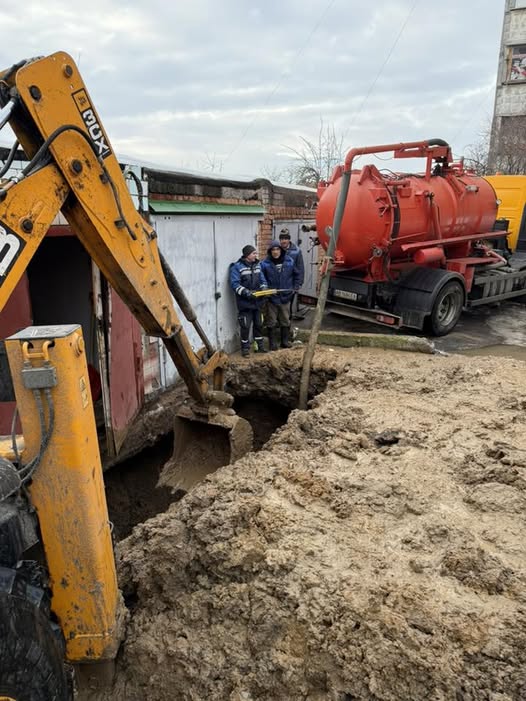 Аварія під гаражами: чому мешканці трьох вулиць Вінниці залишилися без води