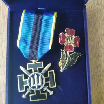 634035200_25825680870414390_5971819532587792714_n У Чечельнику матері загиблого Владислава Яшина вручили «Комбатанський Хрест»