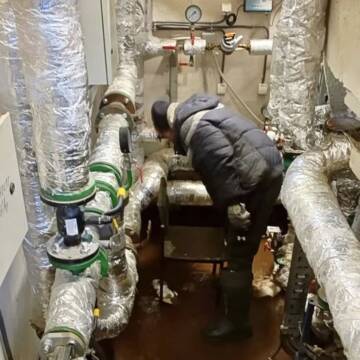 Ремонтні бригади з Вінниччини допомагають відновлювати тепло в Києві