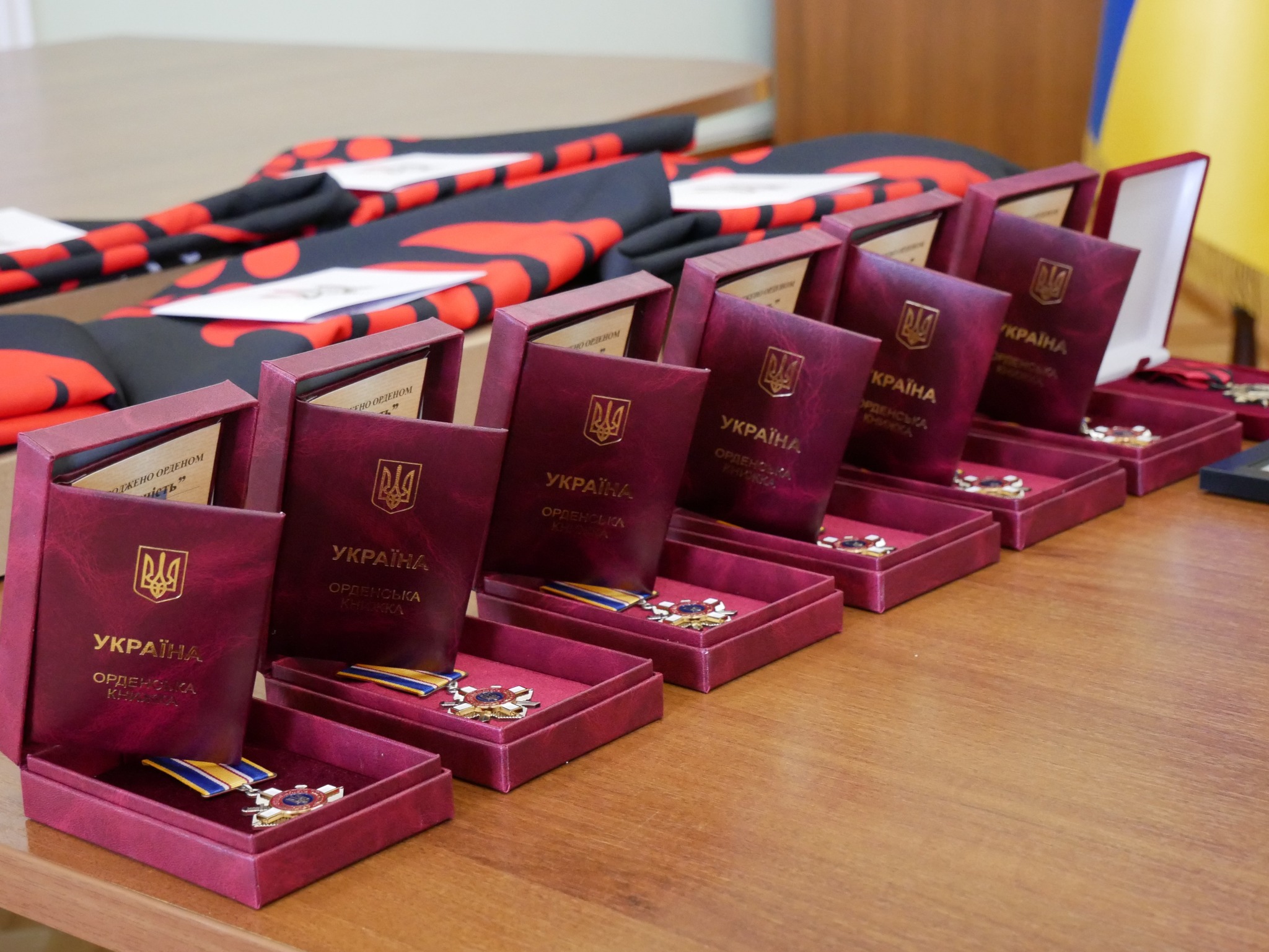 У Вінниці родинам шістьох полеглих захисників передали посмертні нагороди