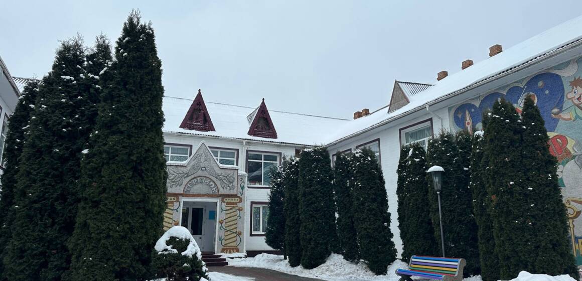 640279393_122197006976567036_2599557917207597196_n У центрі Вінниці дитсадок із мозаїками «Казковий світ» визнано пам’яткою культури