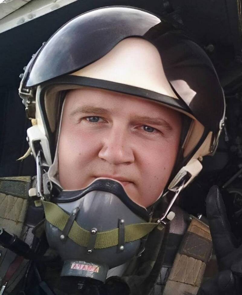 Його стихією було небо: Вінниччина вшановує пам’ять загиблого пілота Ігоря Хмари