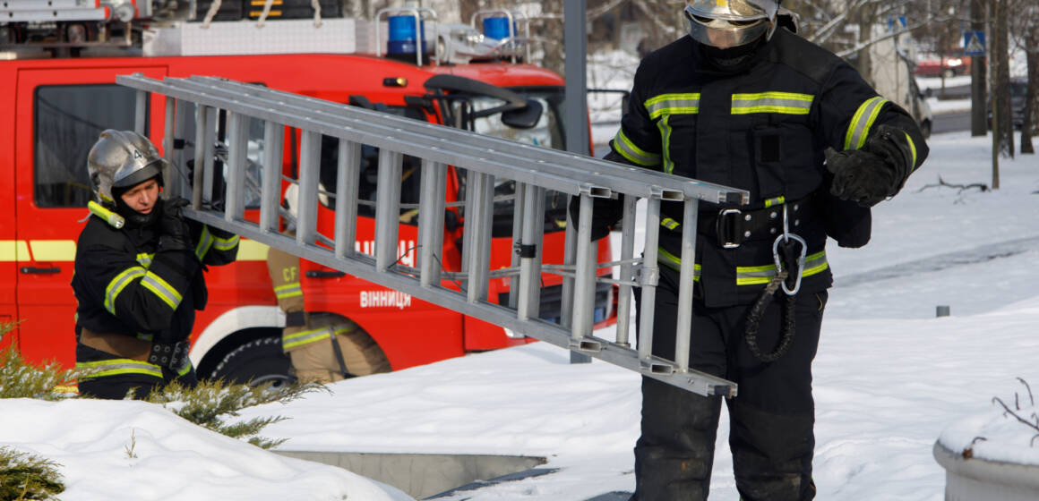 Шість пожеж за добу: у Вінниці горів салон краси та багатоповерхівка