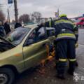 У Тульчині рятувальники деблокували двох людей після ДТП
