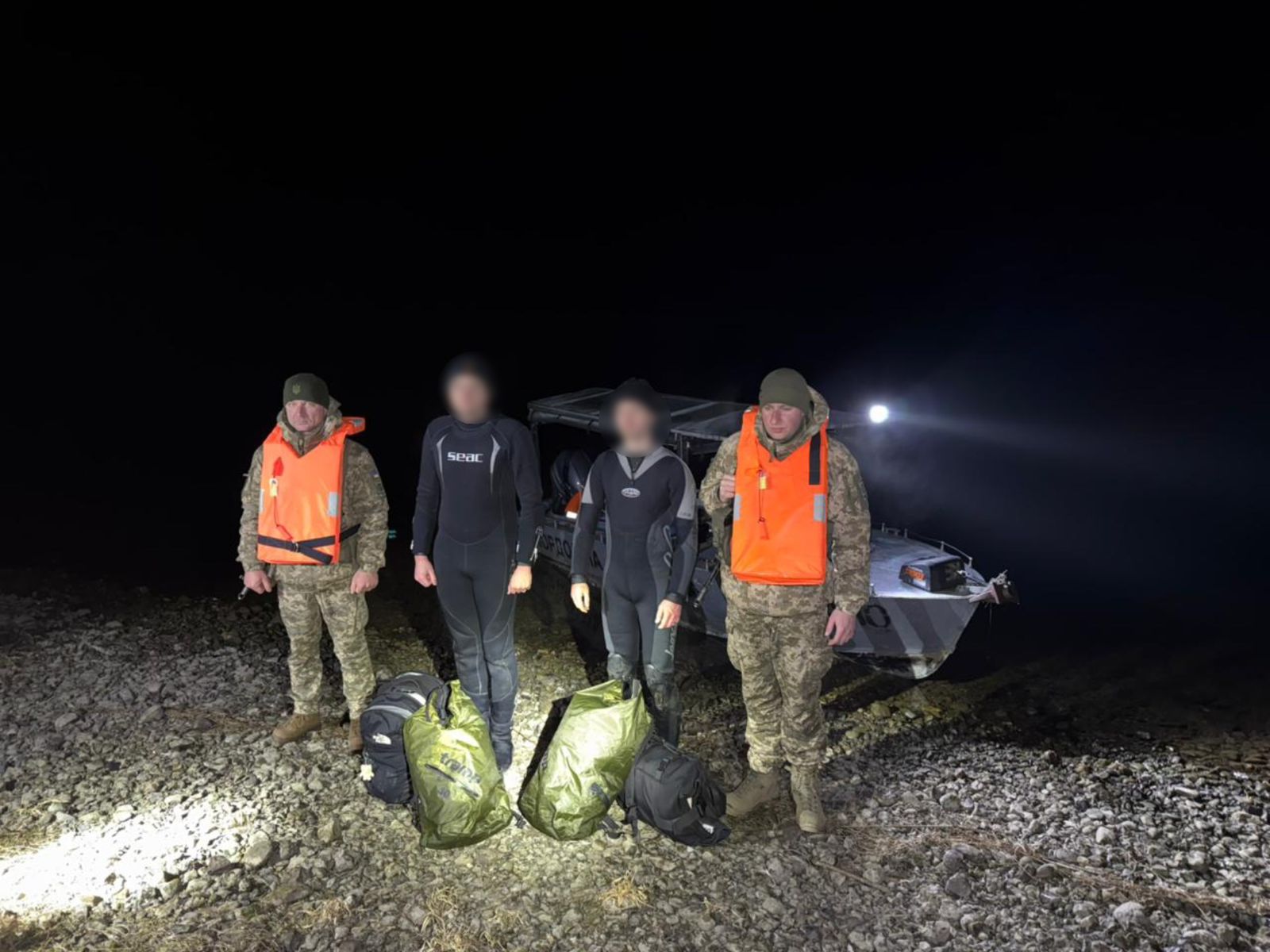 Прикордонники Вінниччини затримали  на Дністрі киян у гідрокостюмах