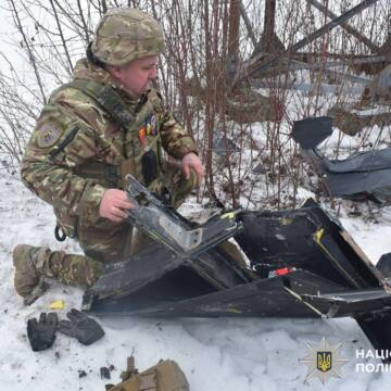Наслідки ворожої атаки на Вінниччині: фахівці вилучають фрагменти «Шахедів» та ракет