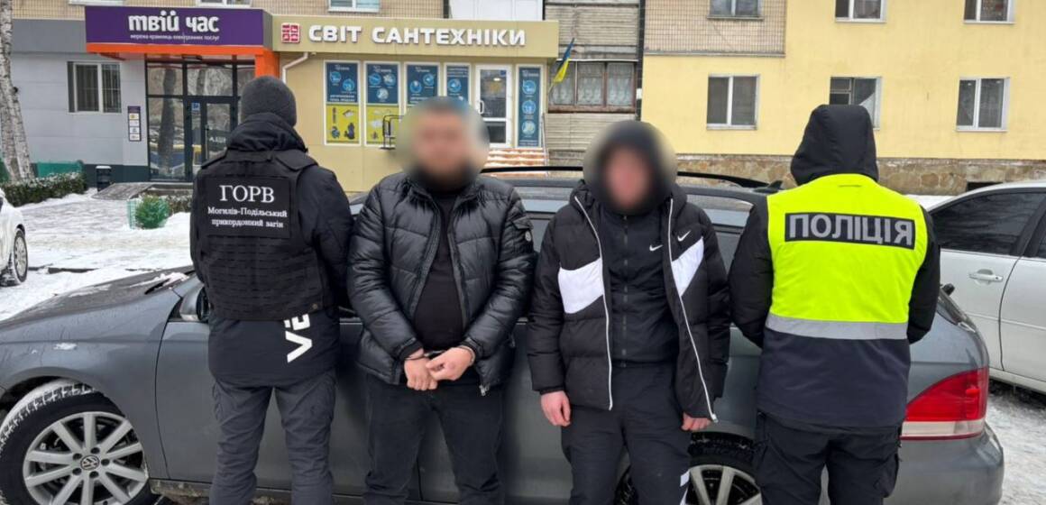 Надувний матрац за $6000: на Вінниччині прикордонники зірвали «комфортний» заплив через Дністер