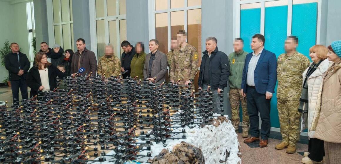 400 FPV-дронів, 540 окопних свічок та маскувальні сітки: Міжрегіональний координаційний гуманітарний штаб передав чергову допомогу захисникам