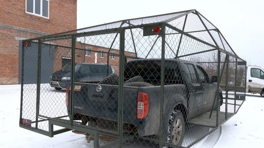 Автівку з антидроновим захистом для захисників відновили вінницькі майстри