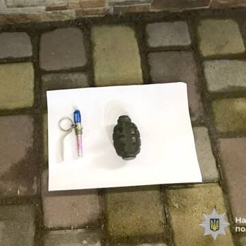 Сім років за ґратами за зберігання бойових гранат