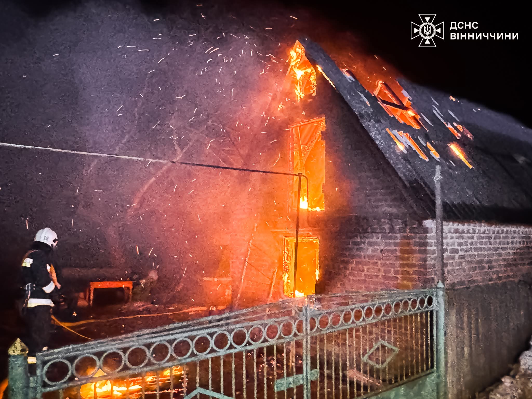 Рятувальники Вінниччини ліквідували займання у будинках та легковику на Вишеньці