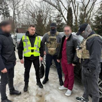 IMG_20260225_131604_242 $3000 за «групу»: у Вінницькому районі двоє лікарів погоріли на корупційній схемі