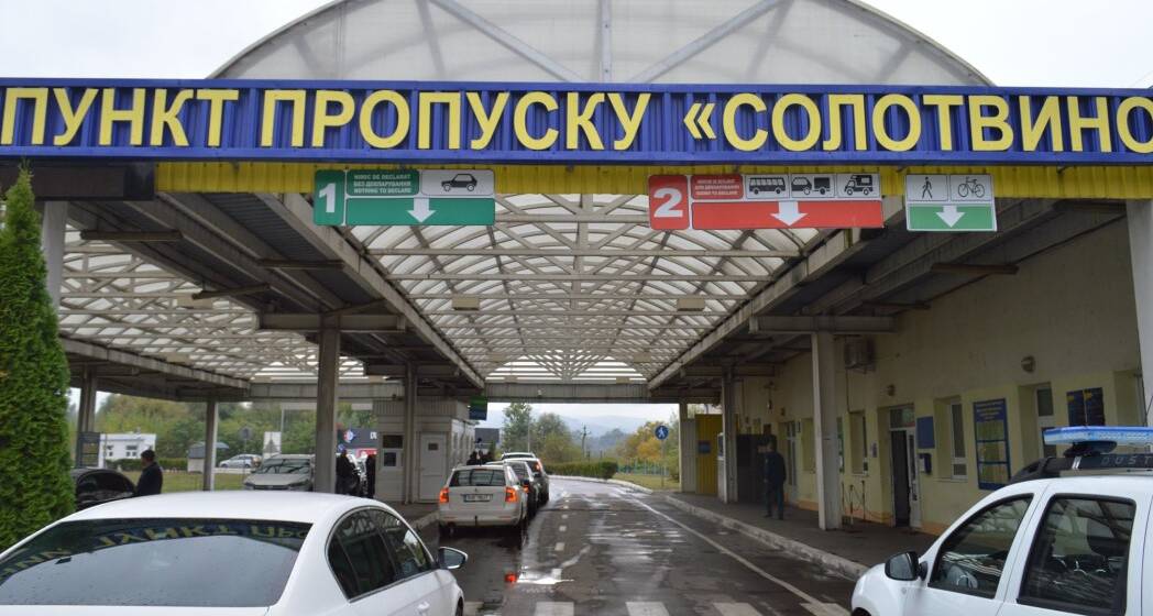 На кордоні з Румунією обмежать рух через ремонт мосту через Тису