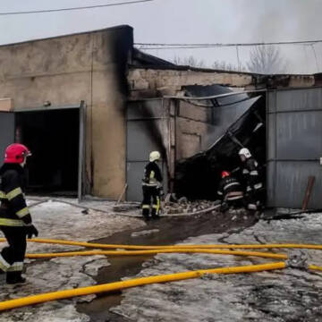 Вісім пожеж за добу зафіксували на Вінниччині: горіли підприємство, будинки та автомобілі