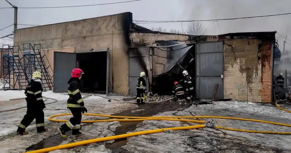 Вісім пожеж за добу зафіксували на Вінниччині: горіли підприємство, будинки та автомобілі