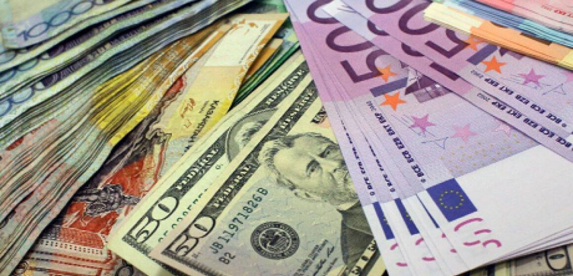 Курс валют на 6 лютого: скільки коштують долар, євро і злотий