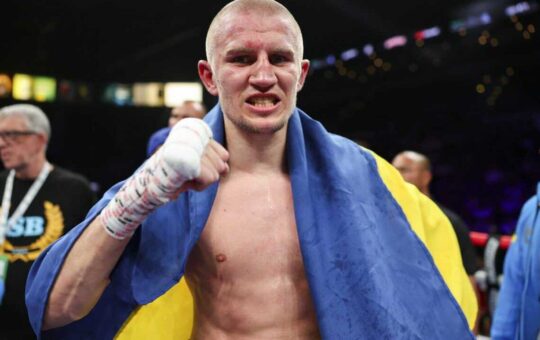 Сергій Богачук з Вінниці здобув перемогу над російським боксером Раджабом Бутаєвим