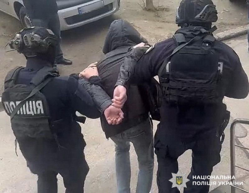 8 років тюрми за відібрану сумку присудили у Вінниці рецидивісту