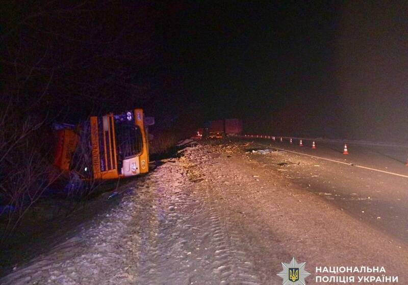 Загинув водій унаслідок зіткнення вантажівок під Вінницею