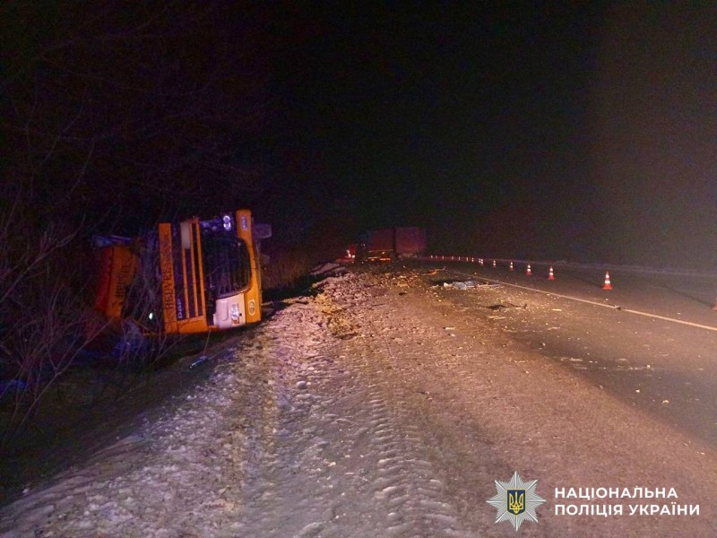 Загинув водій унаслідок зіткнення вантажівок під Вінницею