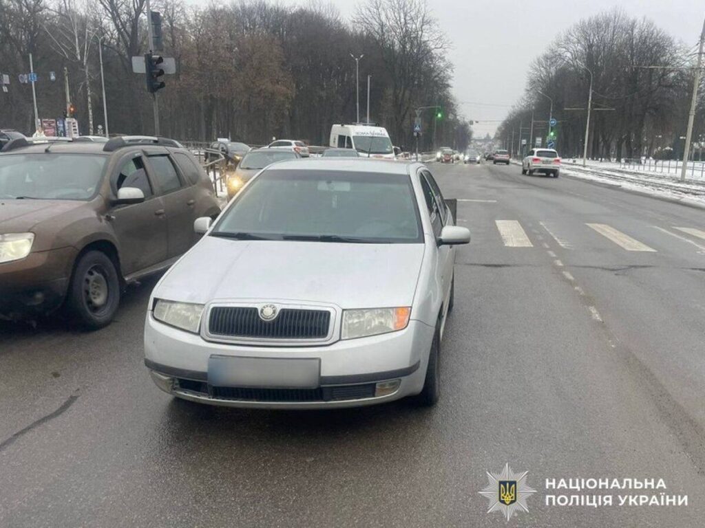 У Вінниці школяр потрапив під авто на пішохідному переході: дитину госпіталізовано
