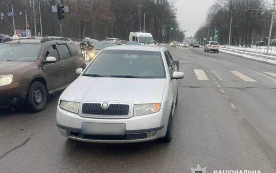 У Вінниці школяр потрапив під авто на пішохідному переході: дитину госпіталізовано