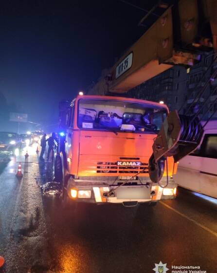 У Вінниці чоловік загинув під колесами автокрана