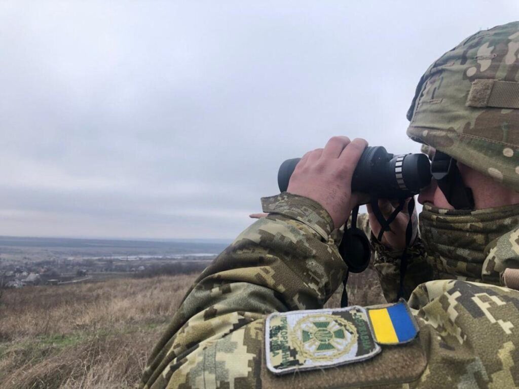Трагедія на кордоні: з Дністра підняли тіло чоловіка, який намагався переплисти річку