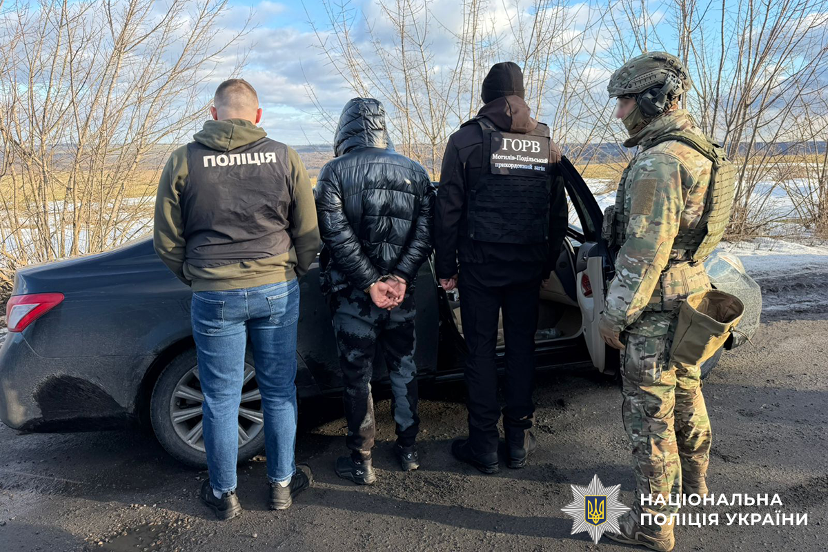 8 тисяч за «квиток» з України: на Вінниччині зупинили нелегальний трансфер