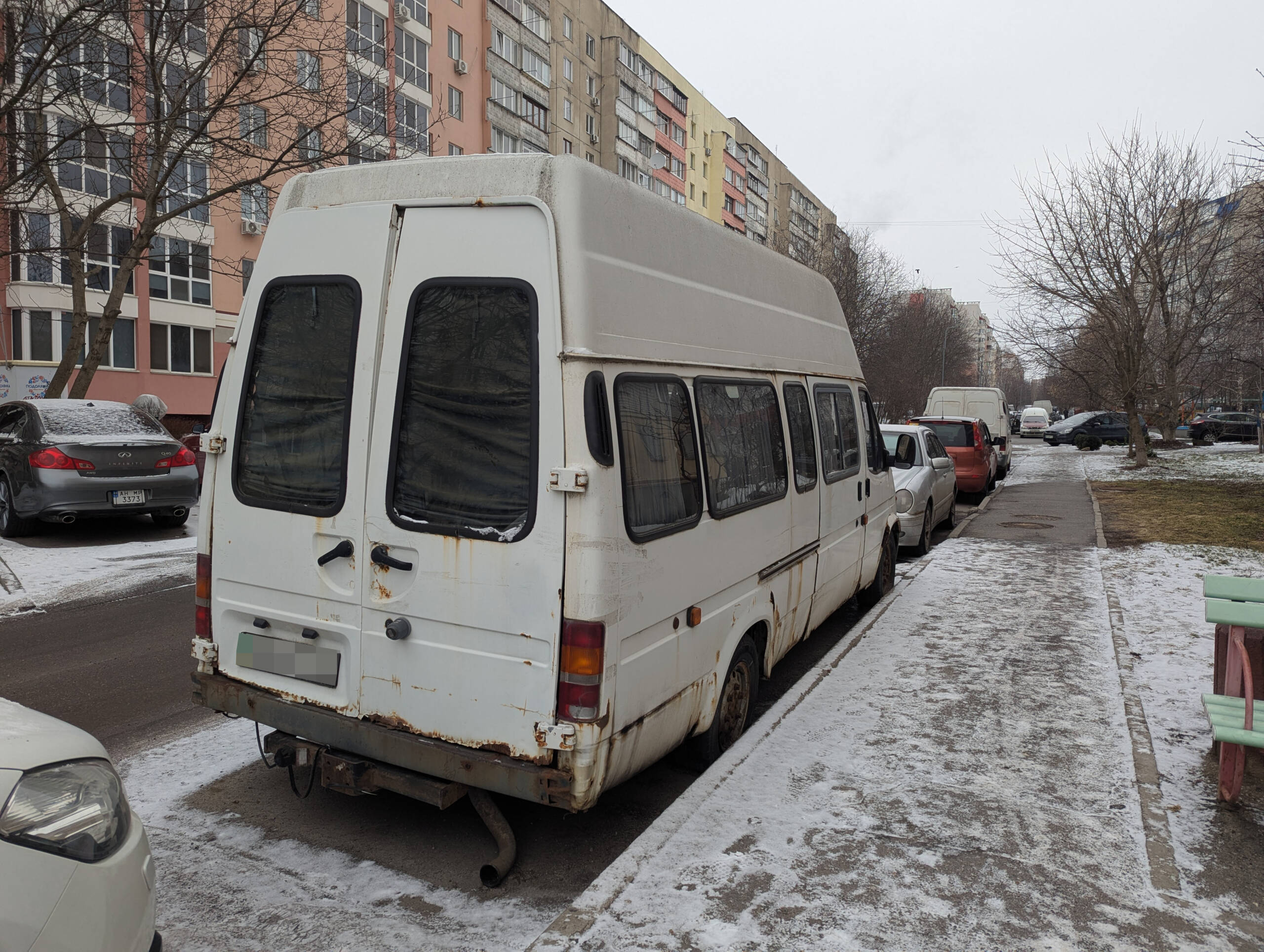 Покинуті автомобілі у Вінниці перевірятиме спеціальна комісія