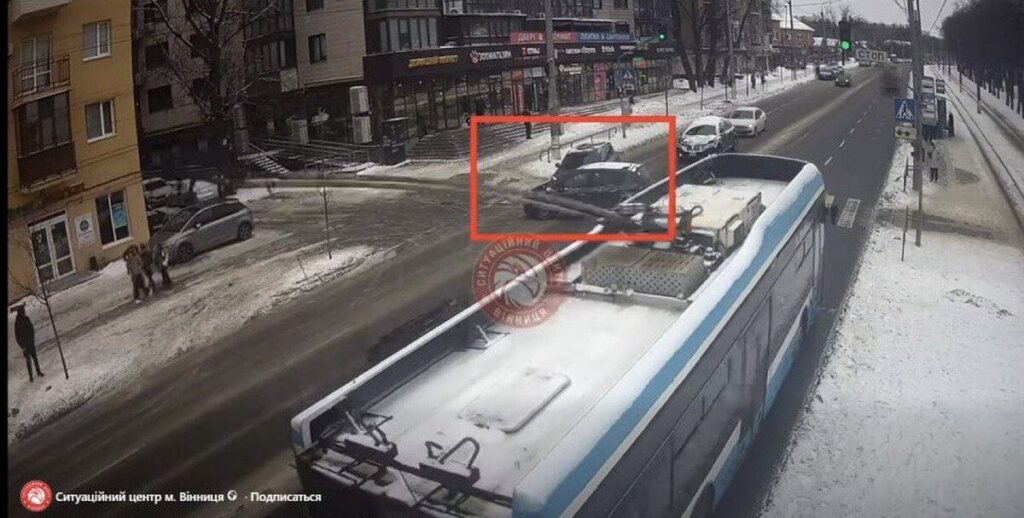 Три аварії за день: у Вінниці камери та патрульні зафіксували ДТП (відео)