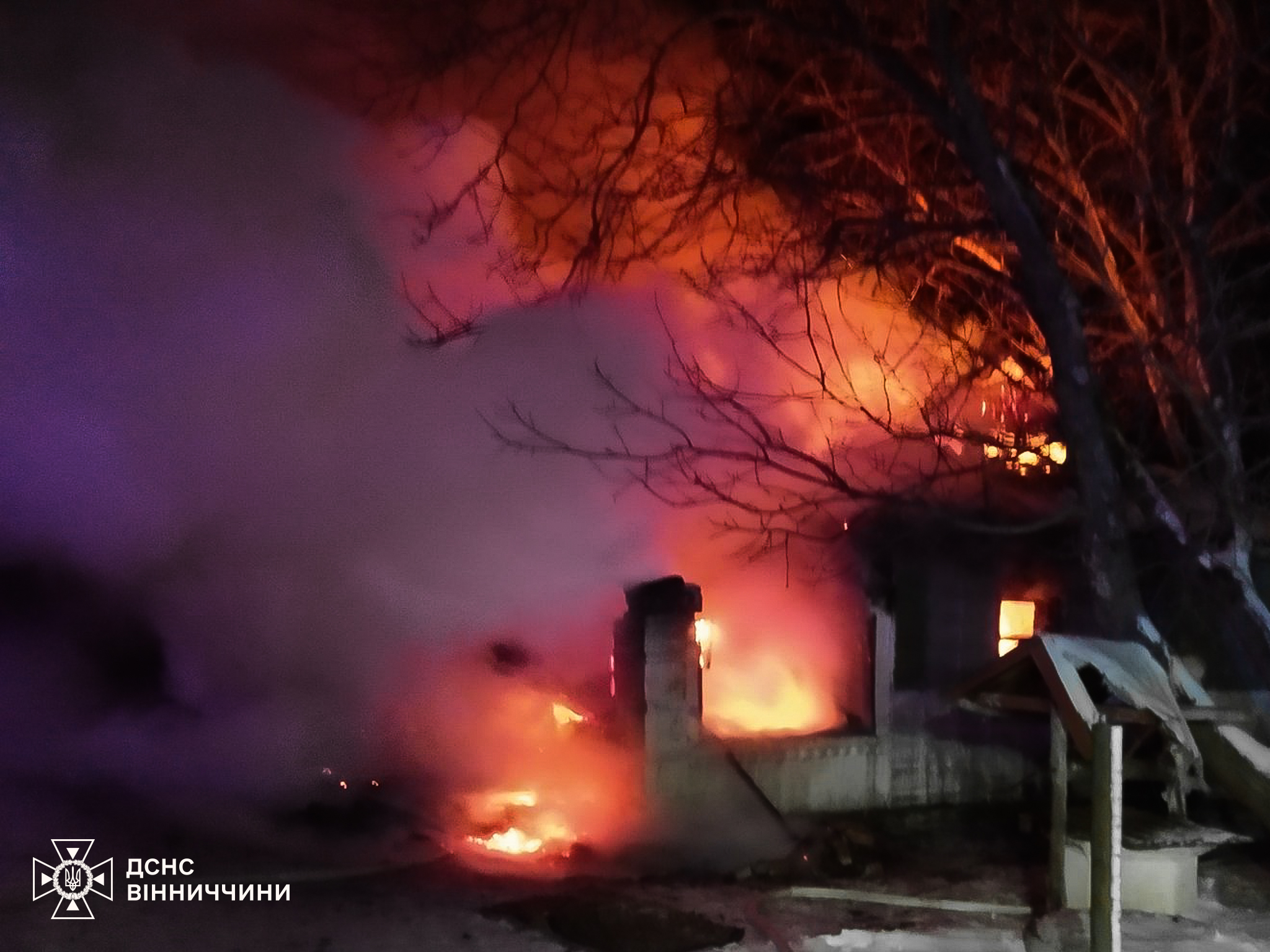 Упродовж доби рятувальники Вінниччини загасили загоряння в будинках і магазині