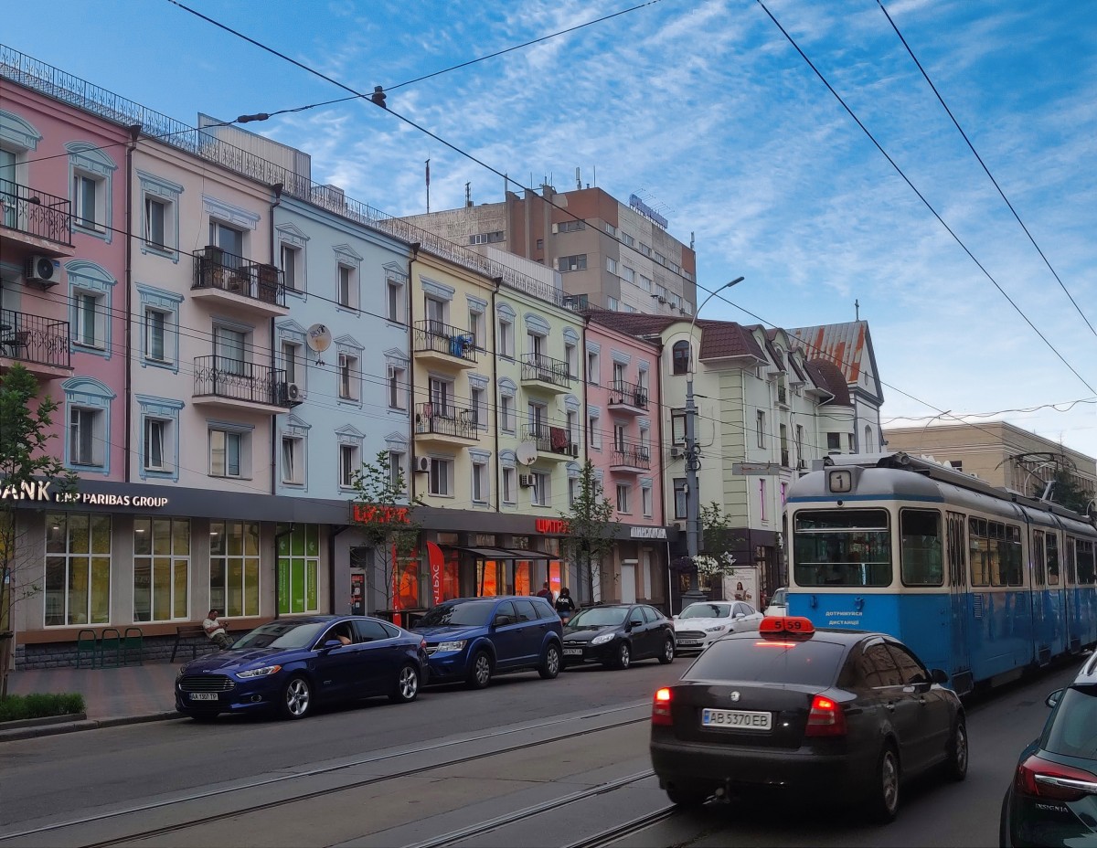 4 березня у Вінниці тривають прибирання після зими та планові ремонти мереж: де тимчасово відключать воду, тепло й світло