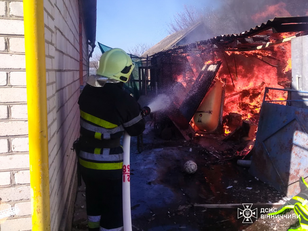 На Вінниччині за добу сталося 17 пожеж, серед потерпілих є підліток