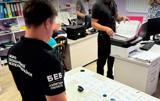 У Вінниці співробітники БЕБ проводять слідчі дії в одного із забудовників