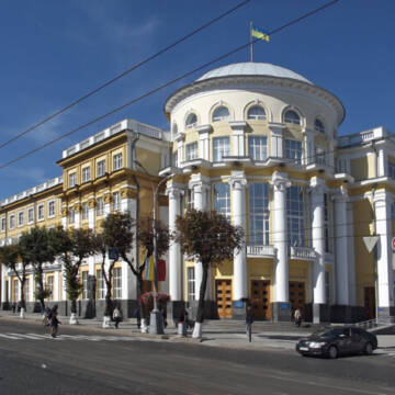 Перед Вінницькою ОВА нарешті прибрали мішки з піском