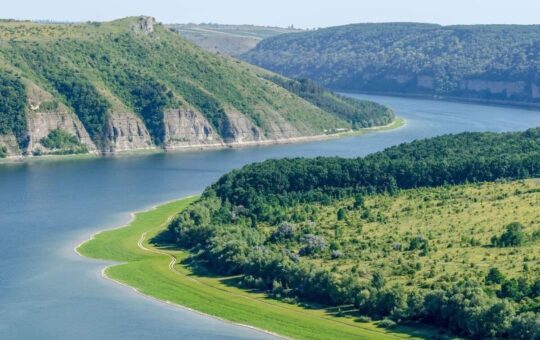 Дністер очистився: після ворожого удару в українській акваторії забруднення не фіксують