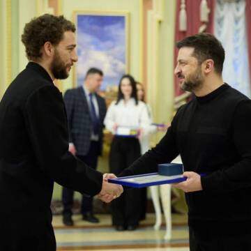 «Золоте серце» від Президента отримали двоє вінничан, серед яких стендапер Байдак