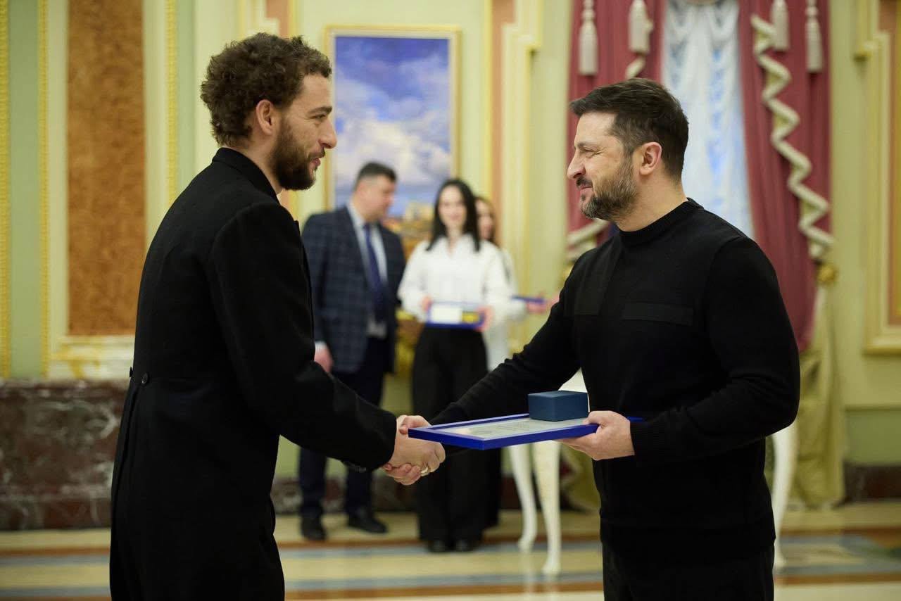 «Золоте серце» від Президента отримали двоє вінничан, серед яких стендапер Байдак