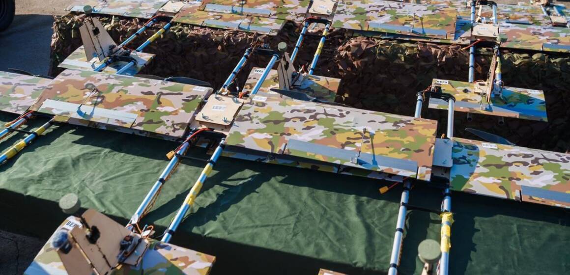 Міжрегіональний координаційний гуманітарний штаб передав 22-й бригаді автомобіль та 80 безпілотників «Блискавка»