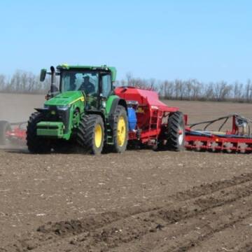 Старт посівної-2026: на Вінниччині сіють перші гектари гороху