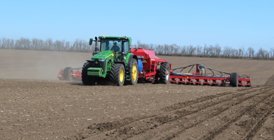 Старт посівної-2026: на Вінниччині сіють перші гектари гороху